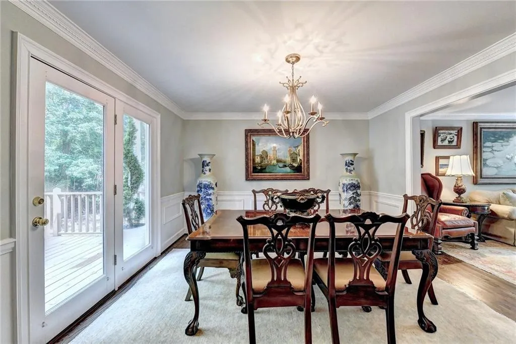 8020 River Circle, Sandy Springs, Georgia 30350, 5 Bedrooms Bedrooms, ,3 BathroomsBathrooms,Residential,Sold,8020 River Circle,6922668