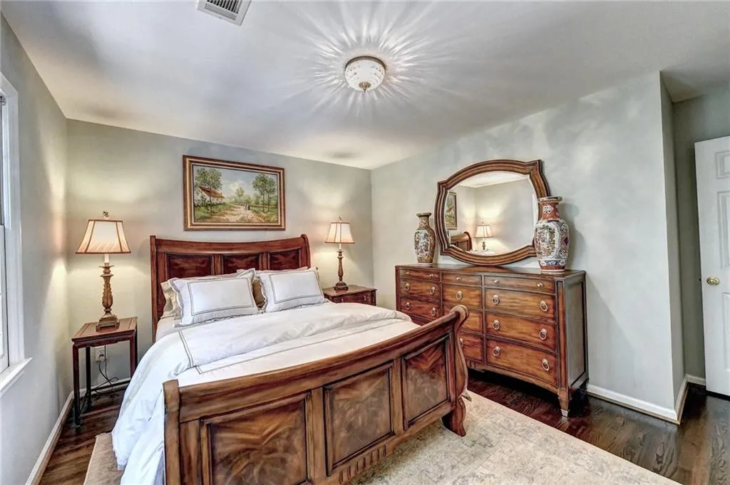 8020 River Circle, Sandy Springs, Georgia 30350, 5 Bedrooms Bedrooms, ,3 BathroomsBathrooms,Residential,Sold,8020 River Circle,6922668