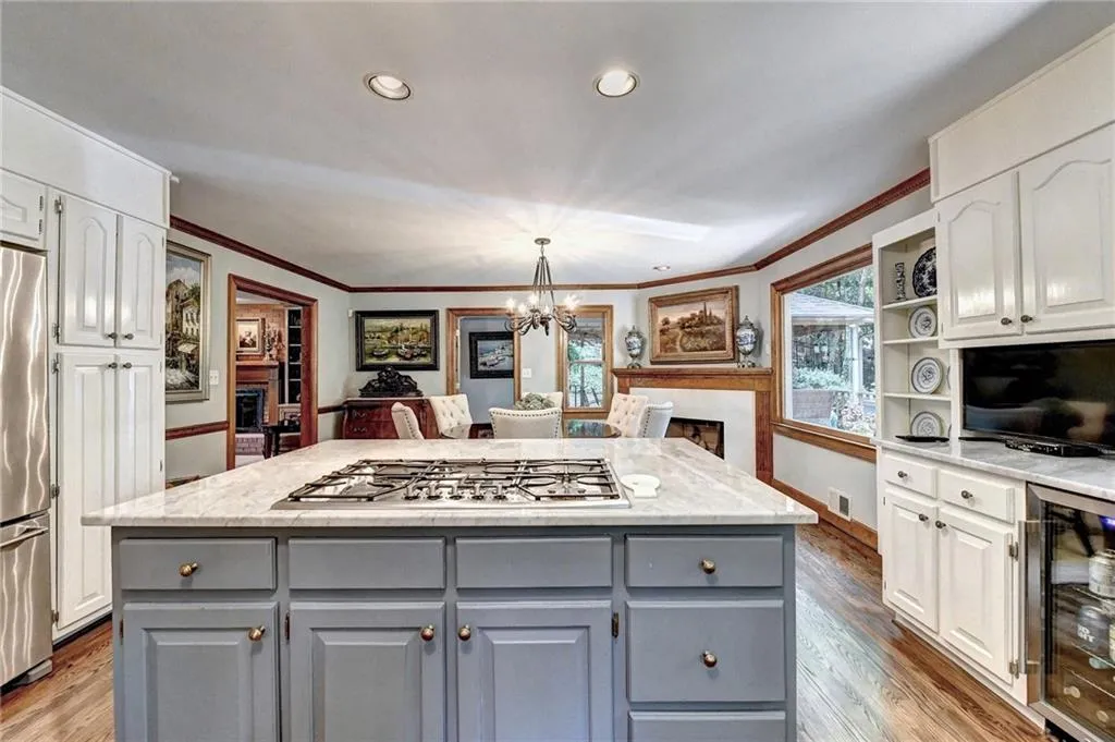 8020 River Circle, Sandy Springs, Georgia 30350, 5 Bedrooms Bedrooms, ,3 BathroomsBathrooms,Residential,Sold,8020 River Circle,6922668