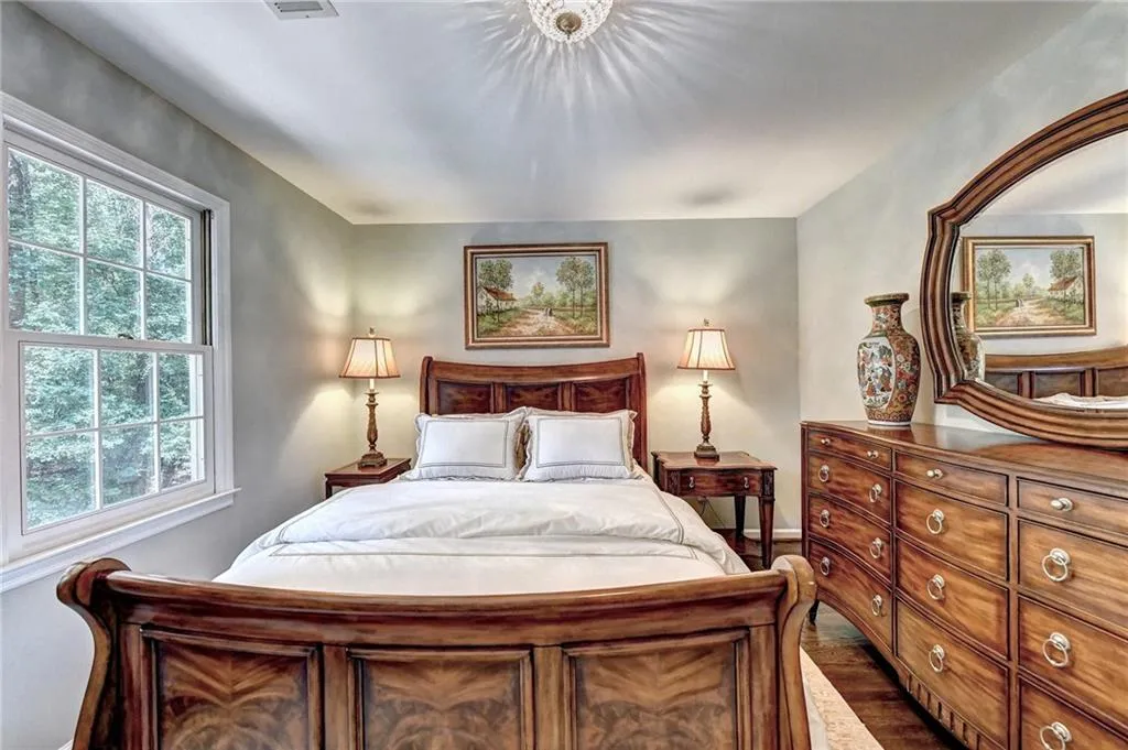 8020 River Circle, Sandy Springs, Georgia 30350, 5 Bedrooms Bedrooms, ,3 BathroomsBathrooms,Residential,Sold,8020 River Circle,6922668