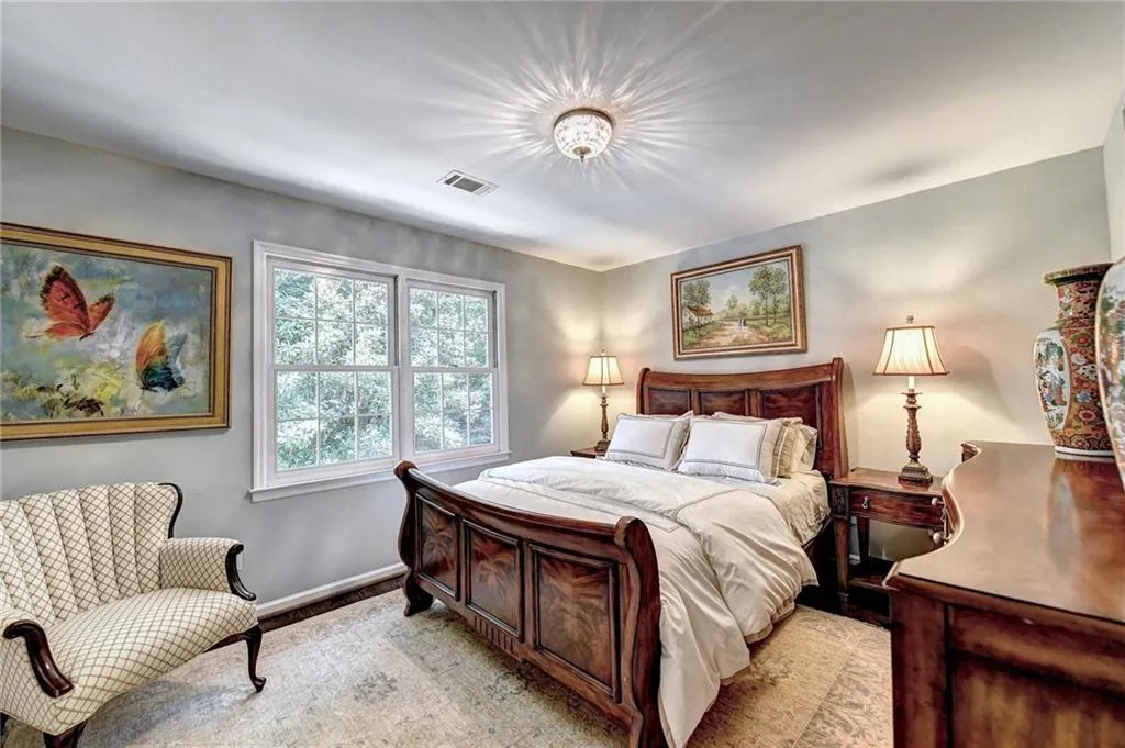 8020 River Circle, Sandy Springs, Georgia 30350, 5 Bedrooms Bedrooms, ,3 BathroomsBathrooms,Residential,Sold,8020 River Circle,6922668