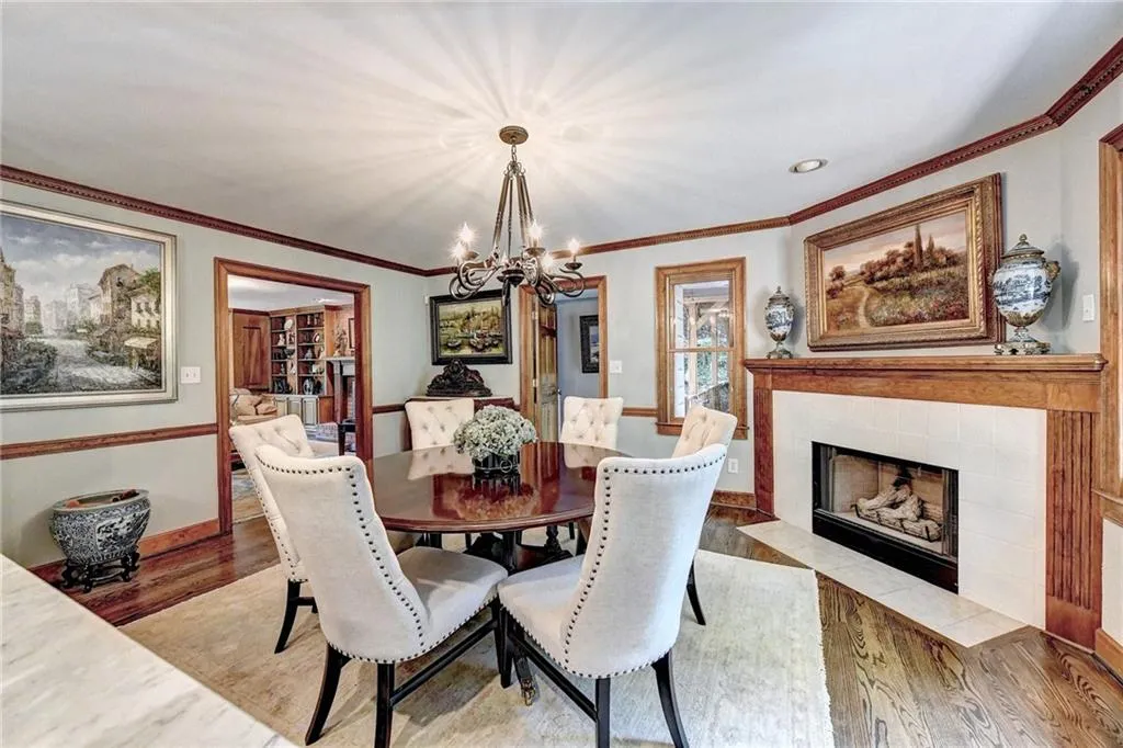 8020 River Circle, Sandy Springs, Georgia 30350, 5 Bedrooms Bedrooms, ,3 BathroomsBathrooms,Residential,Sold,8020 River Circle,6922668