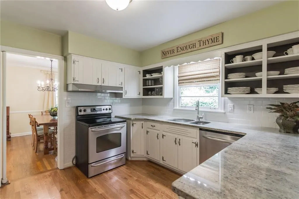 5545 Sherrell Drive, Sandy Springs, Georgia 30342, 3 Bedrooms Bedrooms, ,2 BathroomsBathrooms,Residential,Sold,5545 Sherrell Drive,6029171