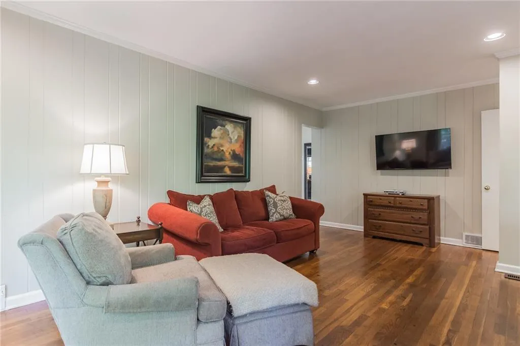 5545 Sherrell Drive, Sandy Springs, Georgia 30342, 3 Bedrooms Bedrooms, ,2 BathroomsBathrooms,Residential,Sold,5545 Sherrell Drive,6029171