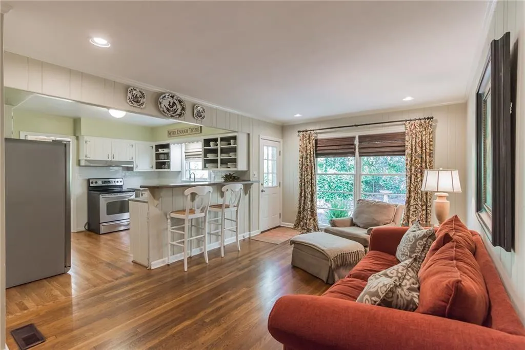 5545 Sherrell Drive, Sandy Springs, Georgia 30342, 3 Bedrooms Bedrooms, ,2 BathroomsBathrooms,Residential,Sold,5545 Sherrell Drive,6029171
