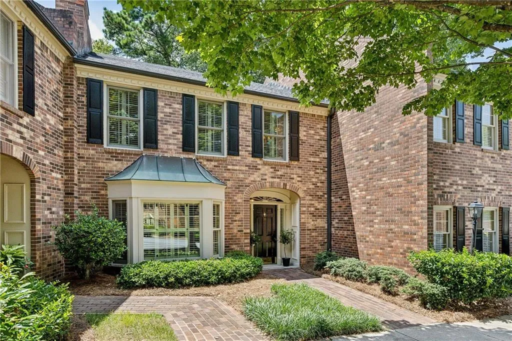 30 Howell Mill Pltn Nw Unit 30, Atlanta, Georgia 30327, 2 Bedrooms Bedrooms, ,2 BathroomsBathrooms,Residential,For Sale,30 Howell Mill Pltn Nw Unit 30,7620928