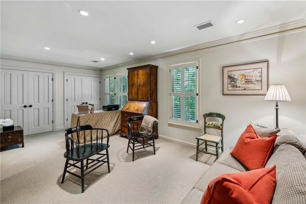 30 Howell Mill Pltn Nw Unit 30, Atlanta, Georgia 30327, 2 Bedrooms Bedrooms, ,2 BathroomsBathrooms,Residential,For Sale,30 Howell Mill Pltn Nw Unit 30,7620928