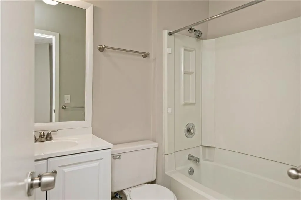 2704 Queen Anne Court, Sandy Springs, Georgia 30350, 2 Bedrooms Bedrooms, ,2 BathroomsBathrooms,Residential,Sold,2704 Queen Anne Court,5943664