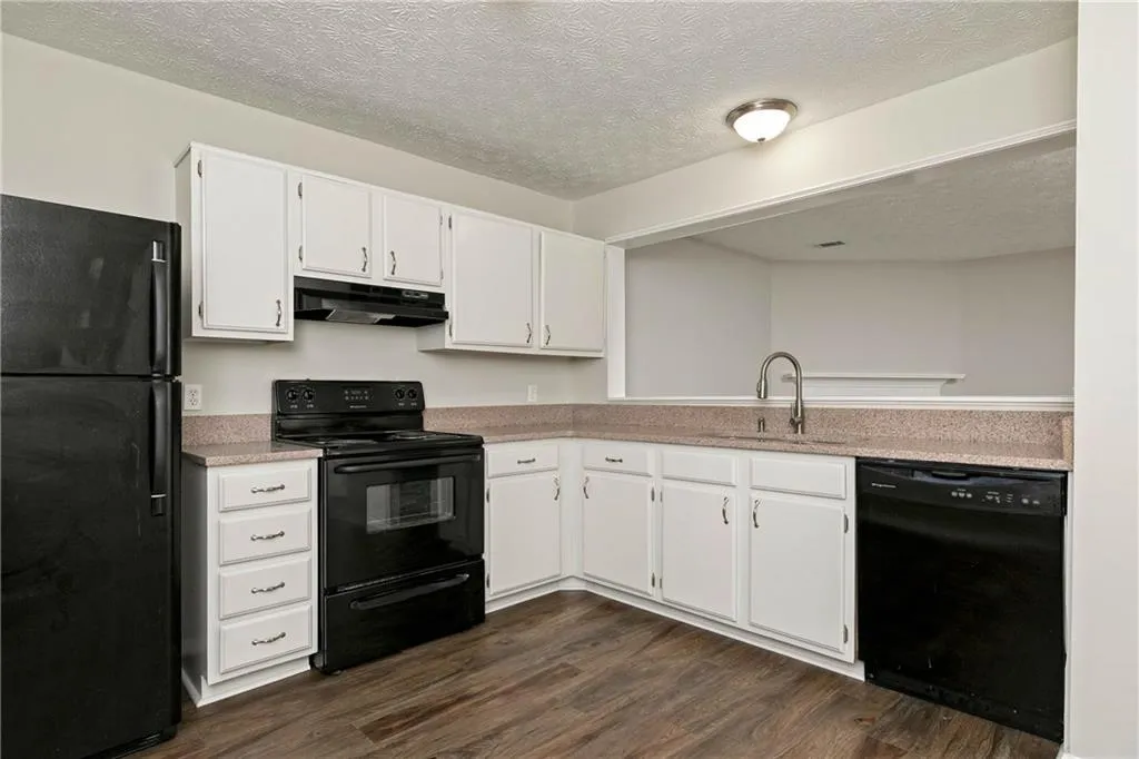 2704 Queen Anne Court, Sandy Springs, Georgia 30350, 2 Bedrooms Bedrooms, ,2 BathroomsBathrooms,Residential,Sold,2704 Queen Anne Court,5943664