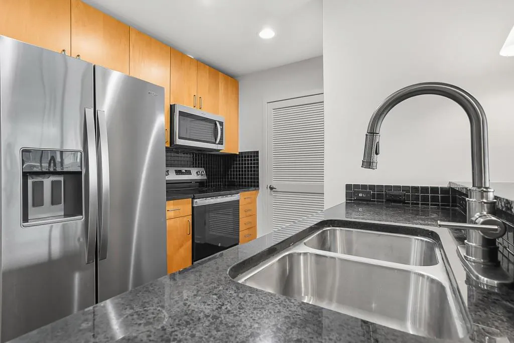 250 Pharr Road Ne Unit 409, Atlanta, Georgia 30305, 2 Bedrooms Bedrooms, 0 ,2 BathroomsBathrooms,Residential,For Sale,250 Pharr Road Ne Unit 409,7734677