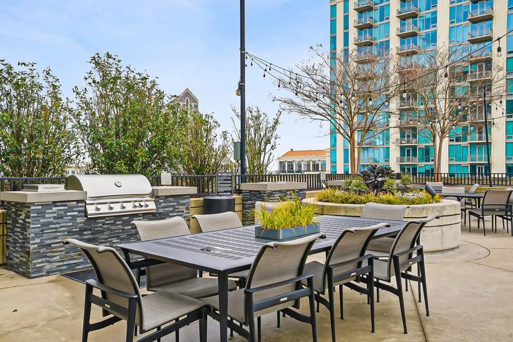 250 Pharr Road Ne Unit 409, Atlanta, Georgia 30305, 2 Bedrooms Bedrooms, 0 ,2 BathroomsBathrooms,Residential,For Sale,250 Pharr Road Ne Unit 409,7734677