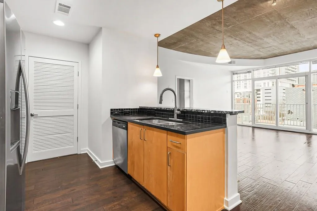 250 Pharr Road Ne Unit 409, Atlanta, Georgia 30305, 2 Bedrooms Bedrooms, 0 ,2 BathroomsBathrooms,Residential,For Sale,250 Pharr Road Ne Unit 409,7734677