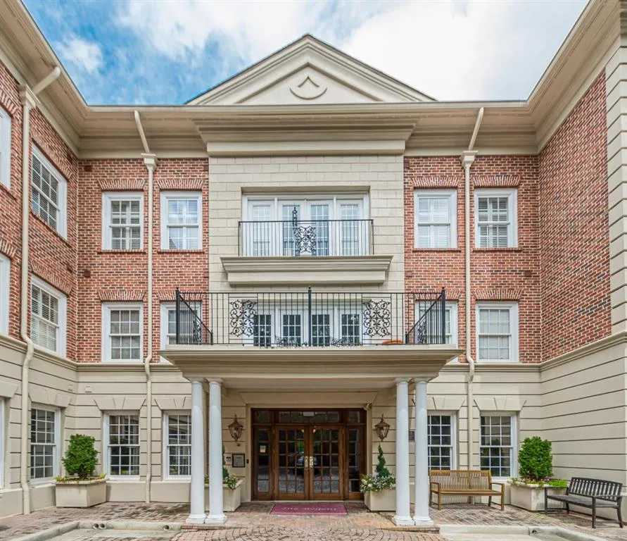 The Regent is one of the best kept secrets in the heart of Sandy Springs. This building is one of the most well built structures from 2002 and has the wealthiest Reserve Funds to date. The Regent is one of the best kept secrets in the heart of Sandy Springs. This building is one of the most well built structures from 2002 and has the wealthiest Reserve Funds to date.