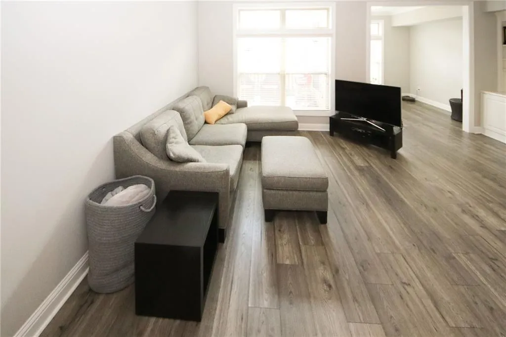 7950 Highland Bluff, Sandy Springs, Georgia 30328, 3 Bedrooms Bedrooms, ,3 BathroomsBathrooms,Residential,Sold,7950 Highland Bluff,6758875