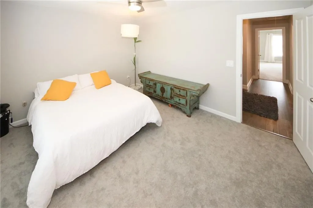 7950 Highland Bluff, Sandy Springs, Georgia 30328, 3 Bedrooms Bedrooms, ,3 BathroomsBathrooms,Residential,Sold,7950 Highland Bluff,6758875