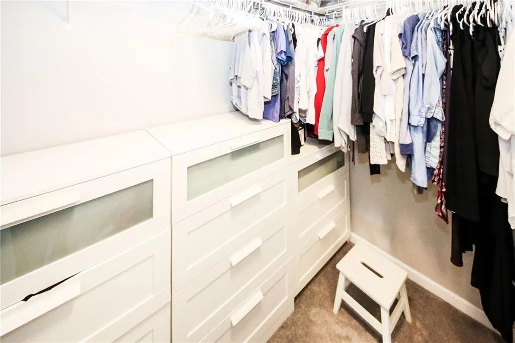 7950 Highland Bluff, Sandy Springs, Georgia 30328, 3 Bedrooms Bedrooms, ,3 BathroomsBathrooms,Residential,Sold,7950 Highland Bluff,6758875