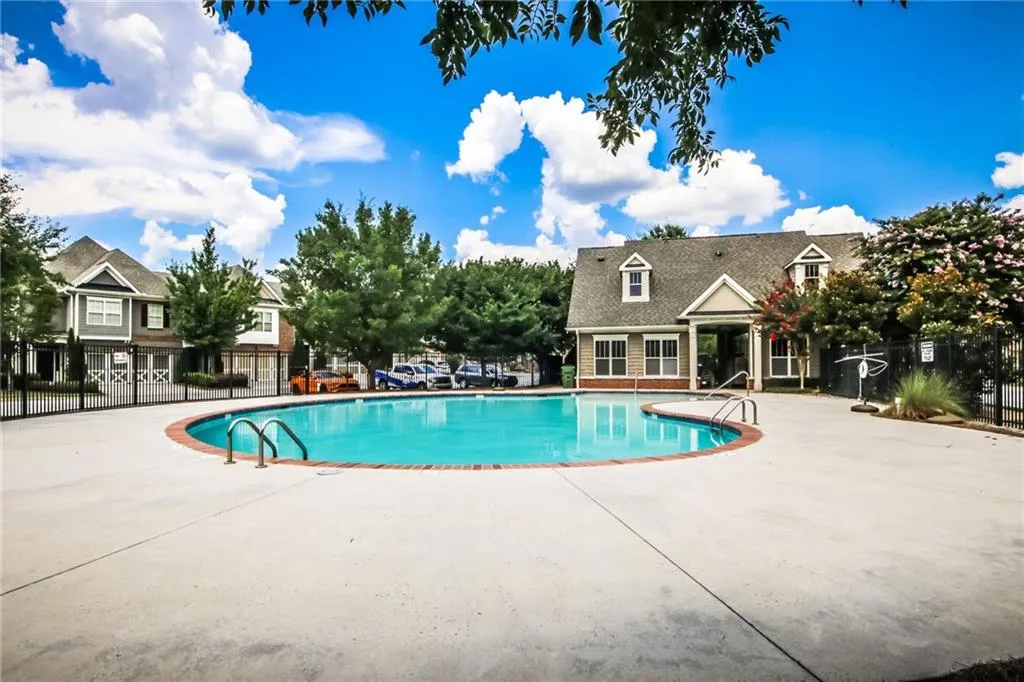 7950 Highland Bluff, Sandy Springs, Georgia 30328, 3 Bedrooms Bedrooms, ,3 BathroomsBathrooms,Residential,Sold,7950 Highland Bluff,6758875