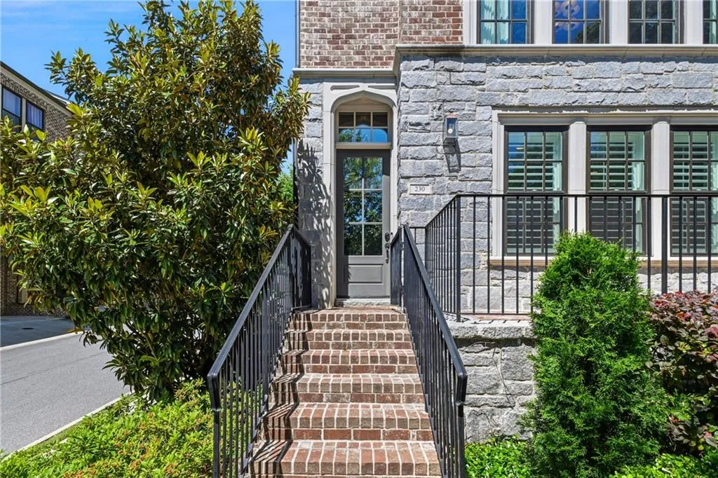 230 Devin Place Ne, Atlanta, Georgia 30305, 3 Bedrooms Bedrooms, 0 ,3 BathroomsBathrooms,Residential,Sold,230 Devin Place Ne,7772089
