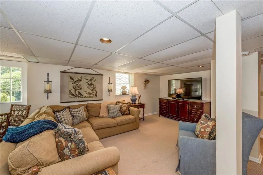375 Montevallo Drive, Sandy Springs, Georgia 30342, 5 Bedrooms Bedrooms, ,4 BathroomsBathrooms,Residential,Sold,375 Montevallo Drive,5870240