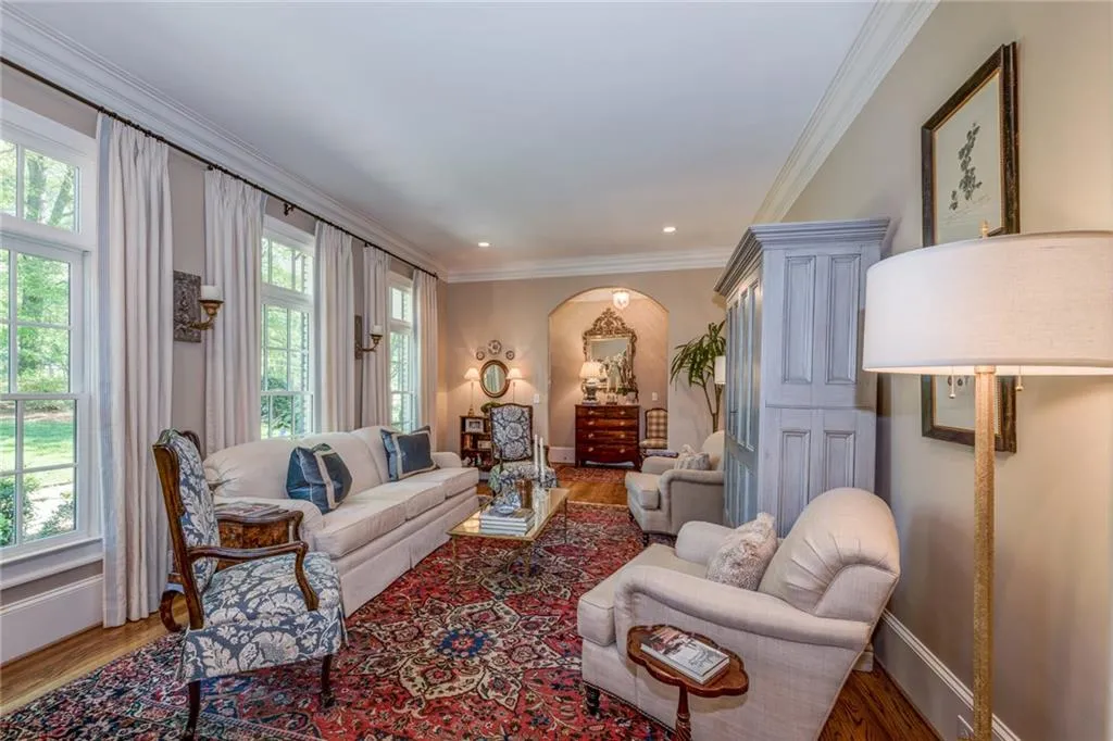 375 Montevallo Drive, Sandy Springs, Georgia 30342, 5 Bedrooms Bedrooms, ,4 BathroomsBathrooms,Residential,Sold,375 Montevallo Drive,5870240