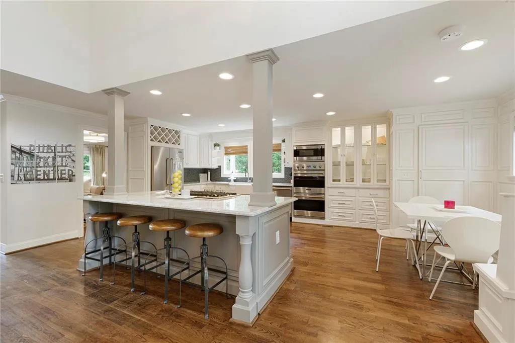 7885 Saddle Ridge Drive, Sandy Springs, Georgia 30350, 4 Bedrooms Bedrooms, ,4 BathroomsBathrooms,Residential,Sold,7885 Saddle Ridge Drive,6730442