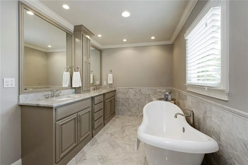 7885 Saddle Ridge Drive, Sandy Springs, Georgia 30350, 4 Bedrooms Bedrooms, ,4 BathroomsBathrooms,Residential,Sold,7885 Saddle Ridge Drive,6730442
