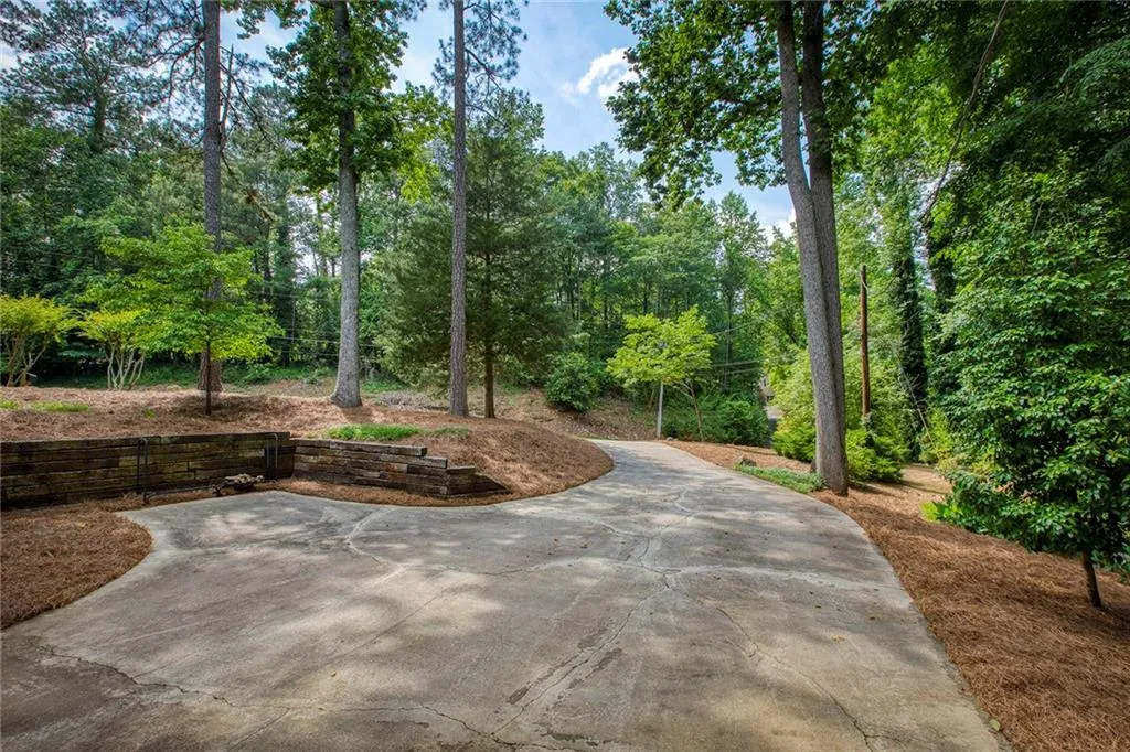 7885 Saddle Ridge Drive, Sandy Springs, Georgia 30350, 4 Bedrooms Bedrooms, ,4 BathroomsBathrooms,Residential,Sold,7885 Saddle Ridge Drive,6730442