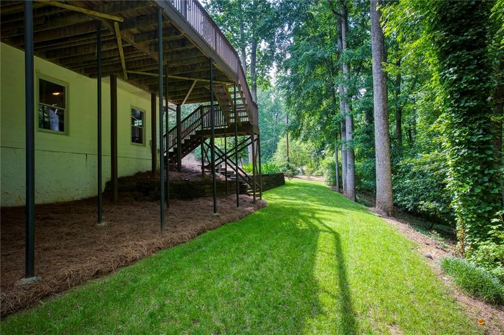 7885 Saddle Ridge Drive, Sandy Springs, Georgia 30350, 4 Bedrooms Bedrooms, ,4 BathroomsBathrooms,Residential,Sold,7885 Saddle Ridge Drive,6730442