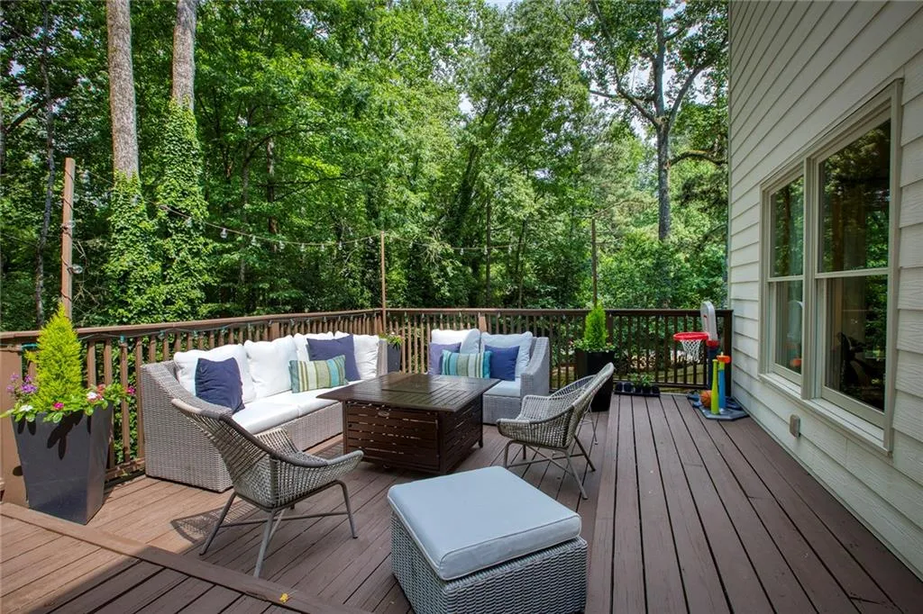 7885 Saddle Ridge Drive, Sandy Springs, Georgia 30350, 4 Bedrooms Bedrooms, ,4 BathroomsBathrooms,Residential,Sold,7885 Saddle Ridge Drive,6730442