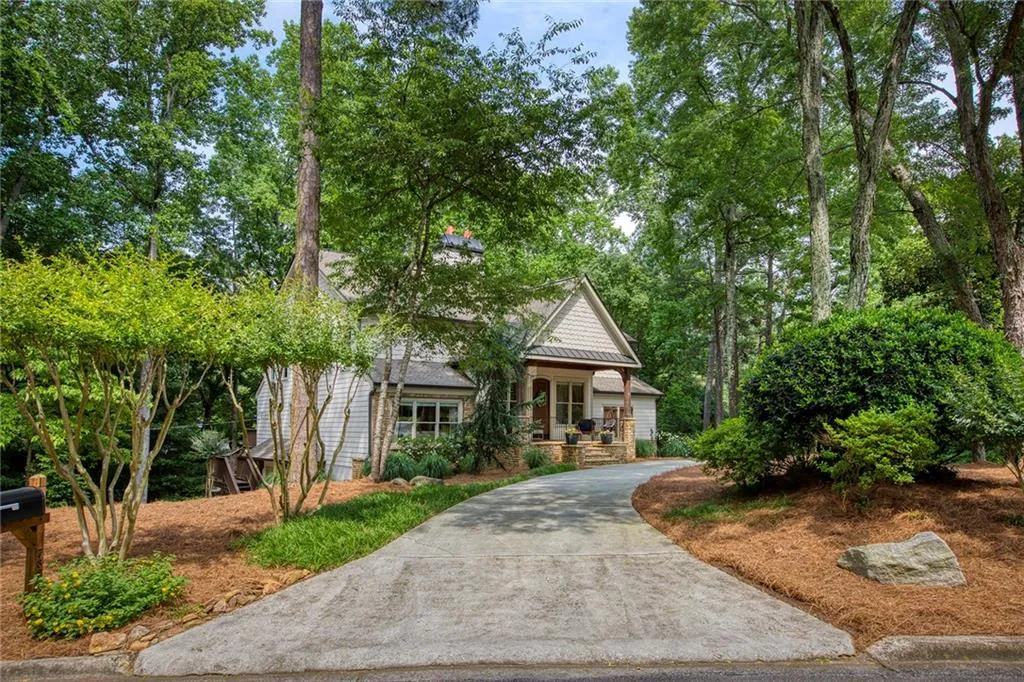 7885 Saddle Ridge Drive, Sandy Springs, Georgia 30350, 4 Bedrooms Bedrooms, ,4 BathroomsBathrooms,Residential,Sold,7885 Saddle Ridge Drive,6730442