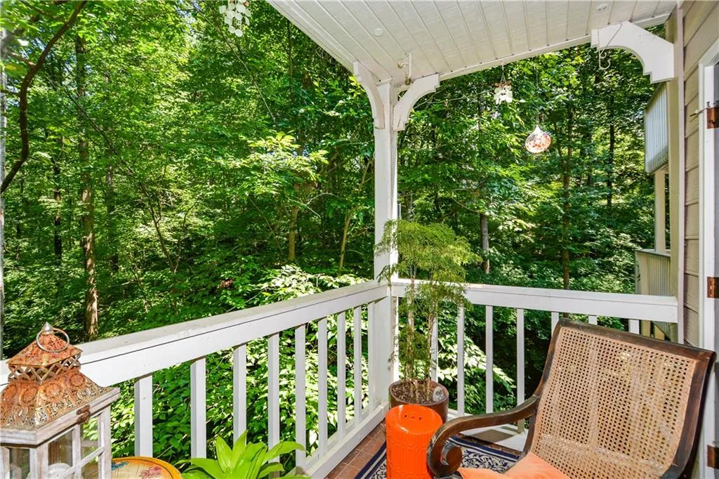 1009 Camden Court, Atlanta, Georgia 30327, 2 Bedrooms Bedrooms, ,2 BathroomsBathrooms,Residential,Sold,1009 Camden Court,6935112