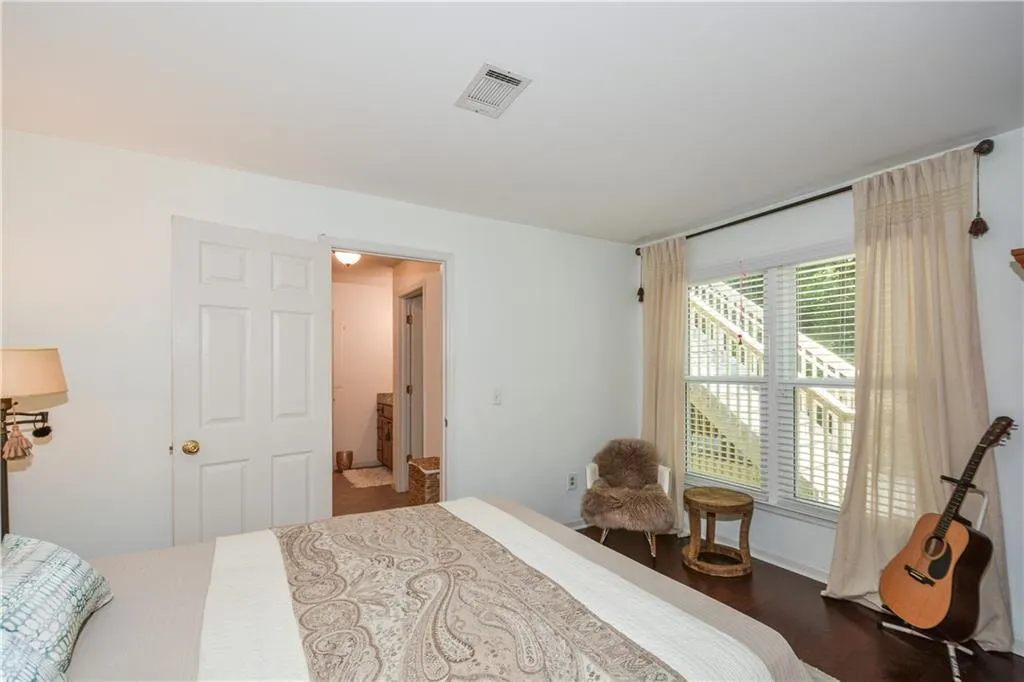 1009 Camden Court, Atlanta, Georgia 30327, 2 Bedrooms Bedrooms, ,2 BathroomsBathrooms,Residential,Sold,1009 Camden Court,6935112