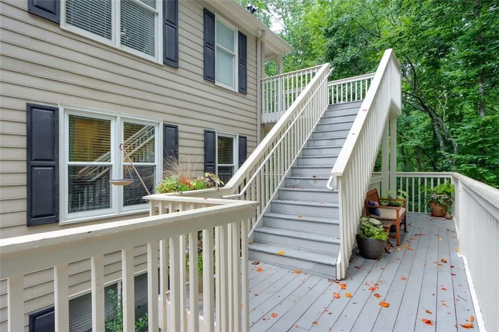 1009 Camden Court, Atlanta, Georgia 30327, 2 Bedrooms Bedrooms, ,2 BathroomsBathrooms,Residential,Sold,1009 Camden Court,6935112