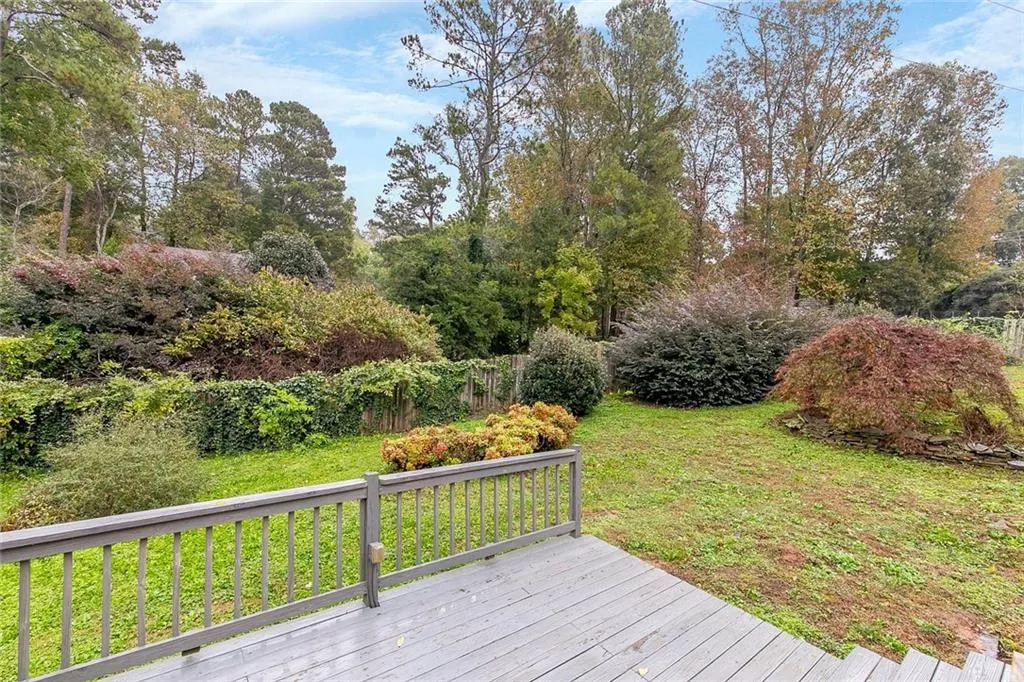 7235 Thornhill Lane, Sandy Springs, Georgia 30328, 6 Bedrooms Bedrooms, ,3 BathroomsBathrooms,Residential,Sold,7235 Thornhill Lane,6963577