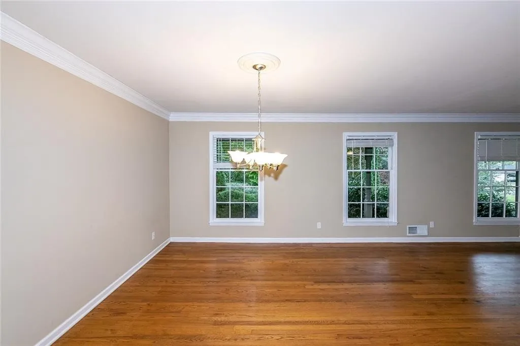 7235 Thornhill Lane, Sandy Springs, Georgia 30328, 6 Bedrooms Bedrooms, ,3 BathroomsBathrooms,Residential,Sold,7235 Thornhill Lane,6963577
