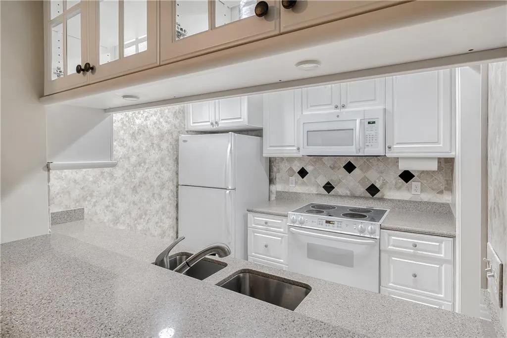 110 Barrington Hills Drive, Atlanta, Georgia 30350, 2 Bedrooms Bedrooms, ,2 BathroomsBathrooms,Residential,Sold,110 Barrington Hills Drive,6890733