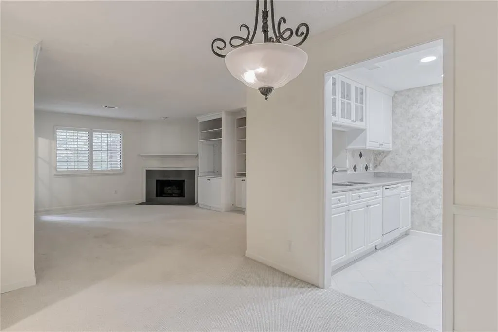 110 Barrington Hills Drive, Atlanta, Georgia 30350, 2 Bedrooms Bedrooms, ,2 BathroomsBathrooms,Residential,Sold,110 Barrington Hills Drive,6890733