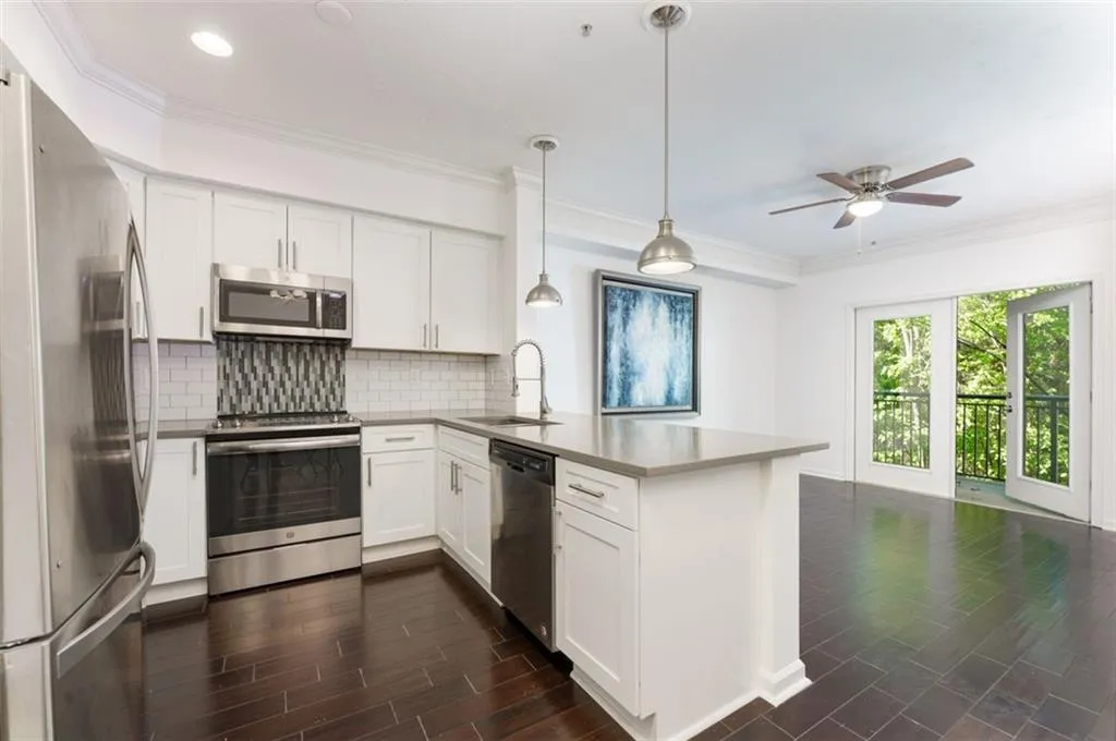 5559 Glenridge Drive Unit 1304, Atlanta, Georgia 30342, 1 Bedroom Bedrooms, ,1 BathroomBathrooms,Residential,Sold,5559 Glenridge Drive Unit 1304,7201515