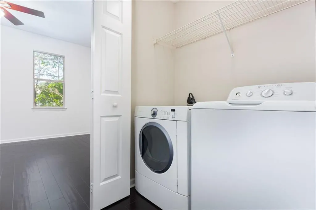 5559 Glenridge Drive Unit 1304, Atlanta, Georgia 30342, 1 Bedroom Bedrooms, ,1 BathroomBathrooms,Residential,Sold,5559 Glenridge Drive Unit 1304,7201515