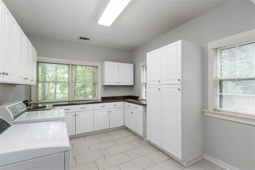 31 Greenland Trace, Sandy Springs, Georgia 30342, 4 Bedrooms Bedrooms, ,4 BathroomsBathrooms,Residential,Sold,31 Greenland Trace,6771879