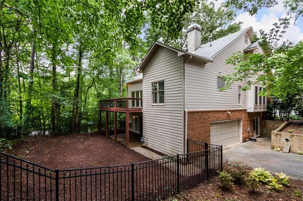 31 Greenland Trace, Sandy Springs, Georgia 30342, 4 Bedrooms Bedrooms, ,4 BathroomsBathrooms,Residential,Sold,31 Greenland Trace,6771879