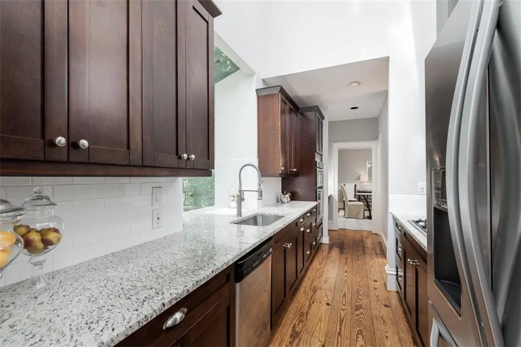 31 Greenland Trace, Sandy Springs, Georgia 30342, 4 Bedrooms Bedrooms, ,4 BathroomsBathrooms,Residential,Sold,31 Greenland Trace,6771879