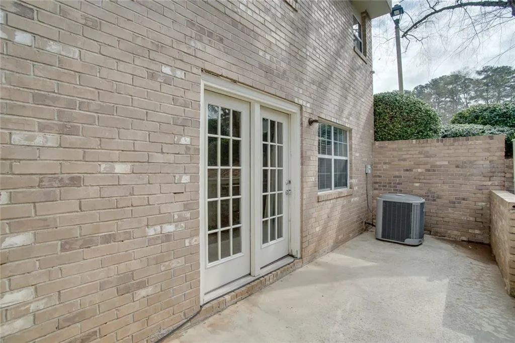 6900 Roswell Road Unit E-1, Atlanta, Georgia 30328, 3 Bedrooms Bedrooms, ,2 BathroomsBathrooms,Residential,Sold,6900 Roswell Road Unit E-1,5989357