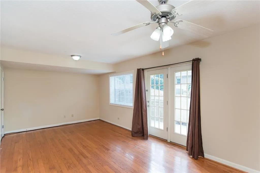 6900 Roswell Road Unit E-1, Atlanta, Georgia 30328, 3 Bedrooms Bedrooms, ,2 BathroomsBathrooms,Residential,Sold,6900 Roswell Road Unit E-1,5989357