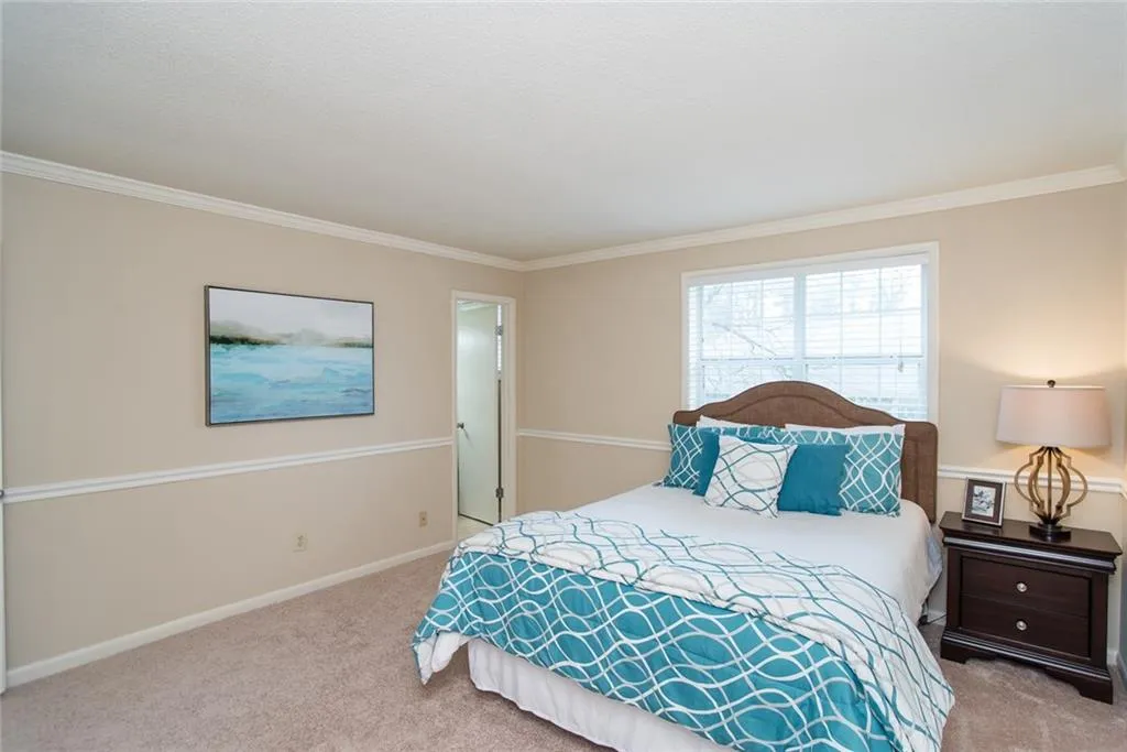 6900 Roswell Road Unit E-1, Atlanta, Georgia 30328, 3 Bedrooms Bedrooms, ,2 BathroomsBathrooms,Residential,Sold,6900 Roswell Road Unit E-1,5989357