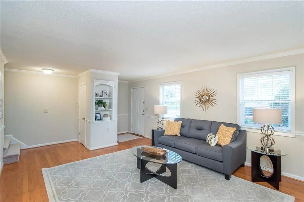 6900 Roswell Road Unit E-1, Atlanta, Georgia 30328, 3 Bedrooms Bedrooms, ,2 BathroomsBathrooms,Residential,Sold,6900 Roswell Road Unit E-1,5989357