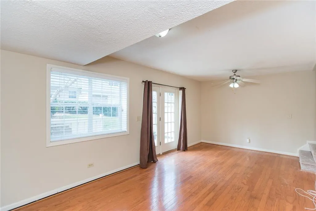 6900 Roswell Road Unit E-1, Atlanta, Georgia 30328, 3 Bedrooms Bedrooms, ,2 BathroomsBathrooms,Residential,Sold,6900 Roswell Road Unit E-1,5989357