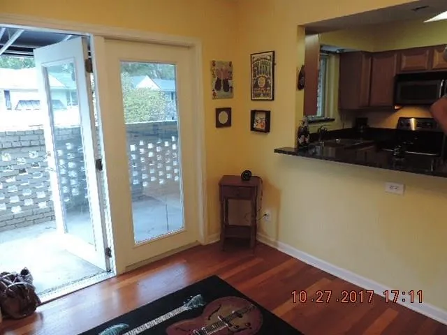 6940 Roswell Road Unit 1a, Sandy Springs, Georgia 30328, 2 Bedrooms Bedrooms, ,1 BathroomBathrooms,Residential,Sold,6940 Roswell Road Unit 1a,5926714