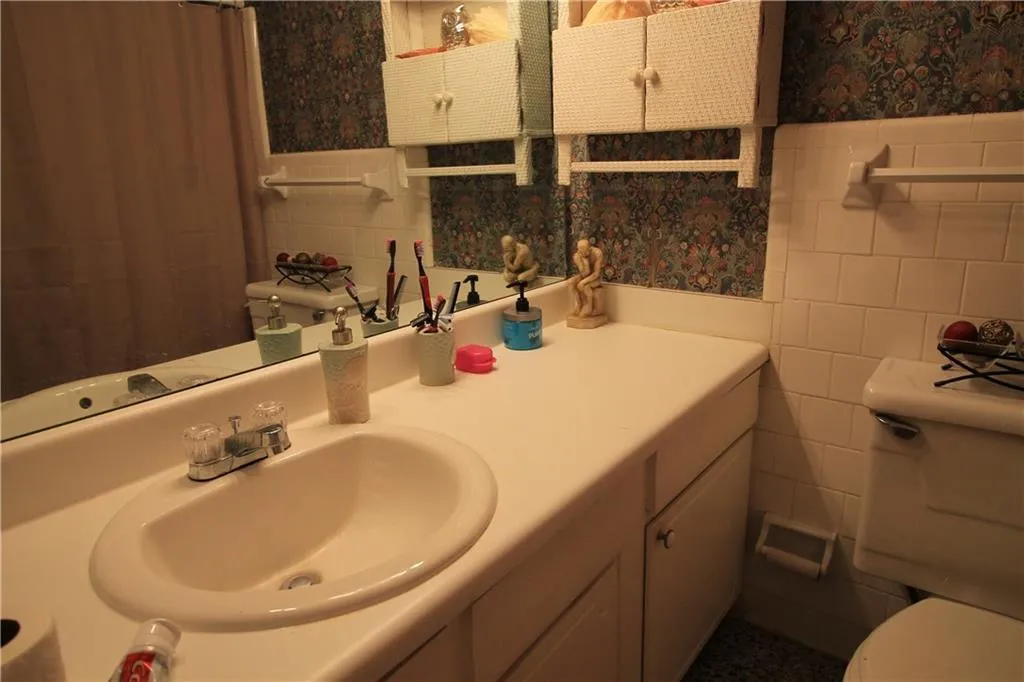 5546 Kingsport Drive, Sandy Springs, Georgia 30342, 3 Bedrooms Bedrooms, ,2 BathroomsBathrooms,Residential,Sold,5546 Kingsport Drive,5814203 5546 Kingsport Drive, Sandy Springs, Georgia 30342, 3 Bedrooms Bedrooms, ,2 BathroomsBathrooms,Residential,Sold,5546 Kingsport Drive,5814203