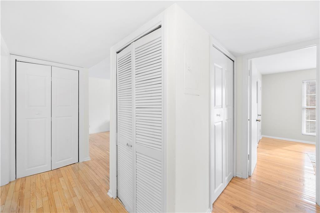 5600 Kingsport Drive, Sandy Springs, Georgia 30342, 2 Bedrooms Bedrooms, ,1 BathroomBathrooms,Residential,Sold,5600 Kingsport Drive,7302421